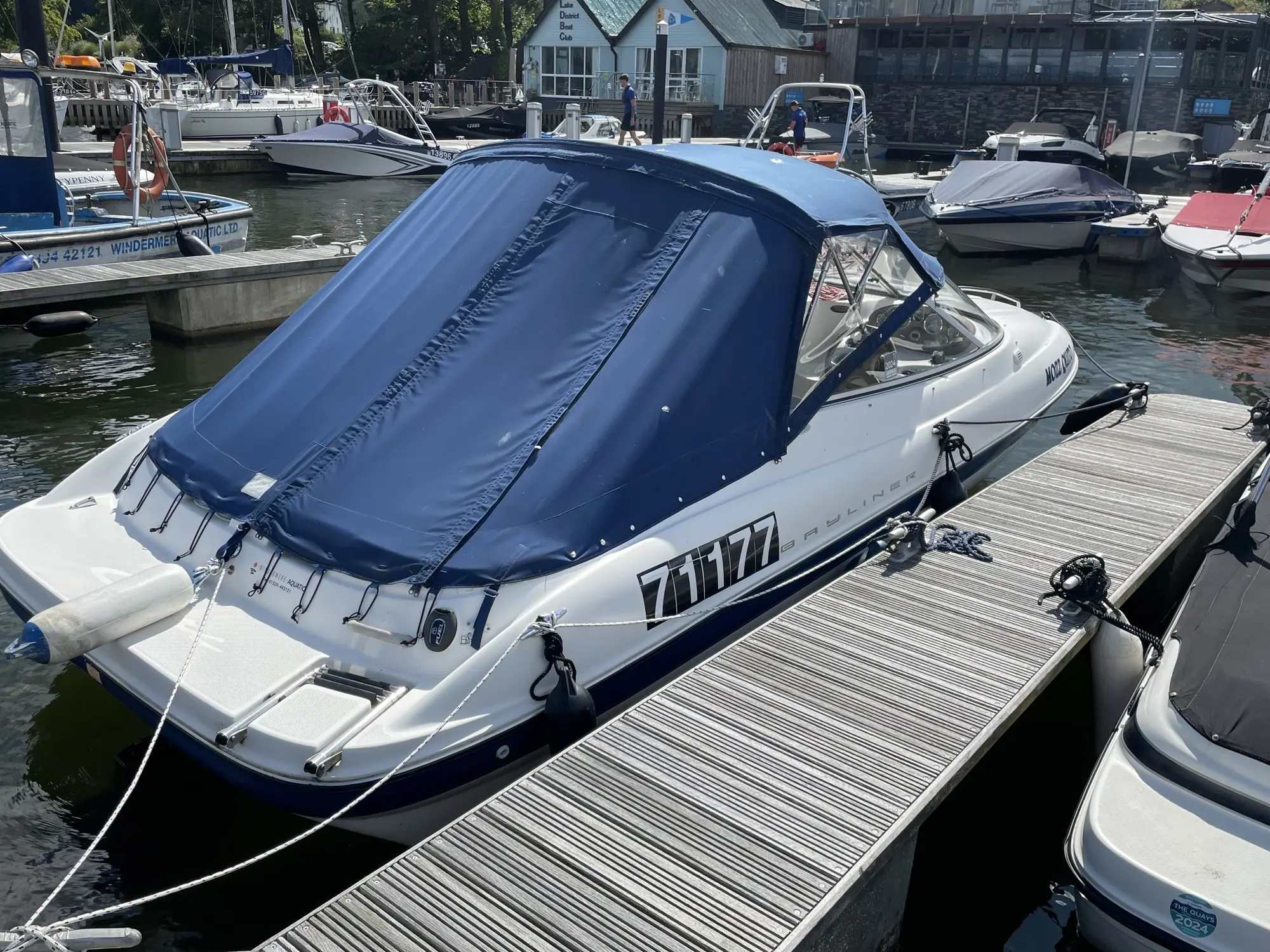 2004 Bayliner 602 capri cuddy