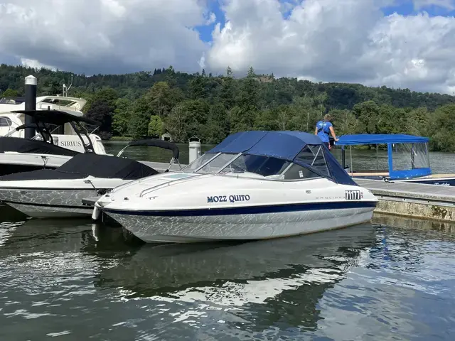 Bayliner 602 Capri Cuddy