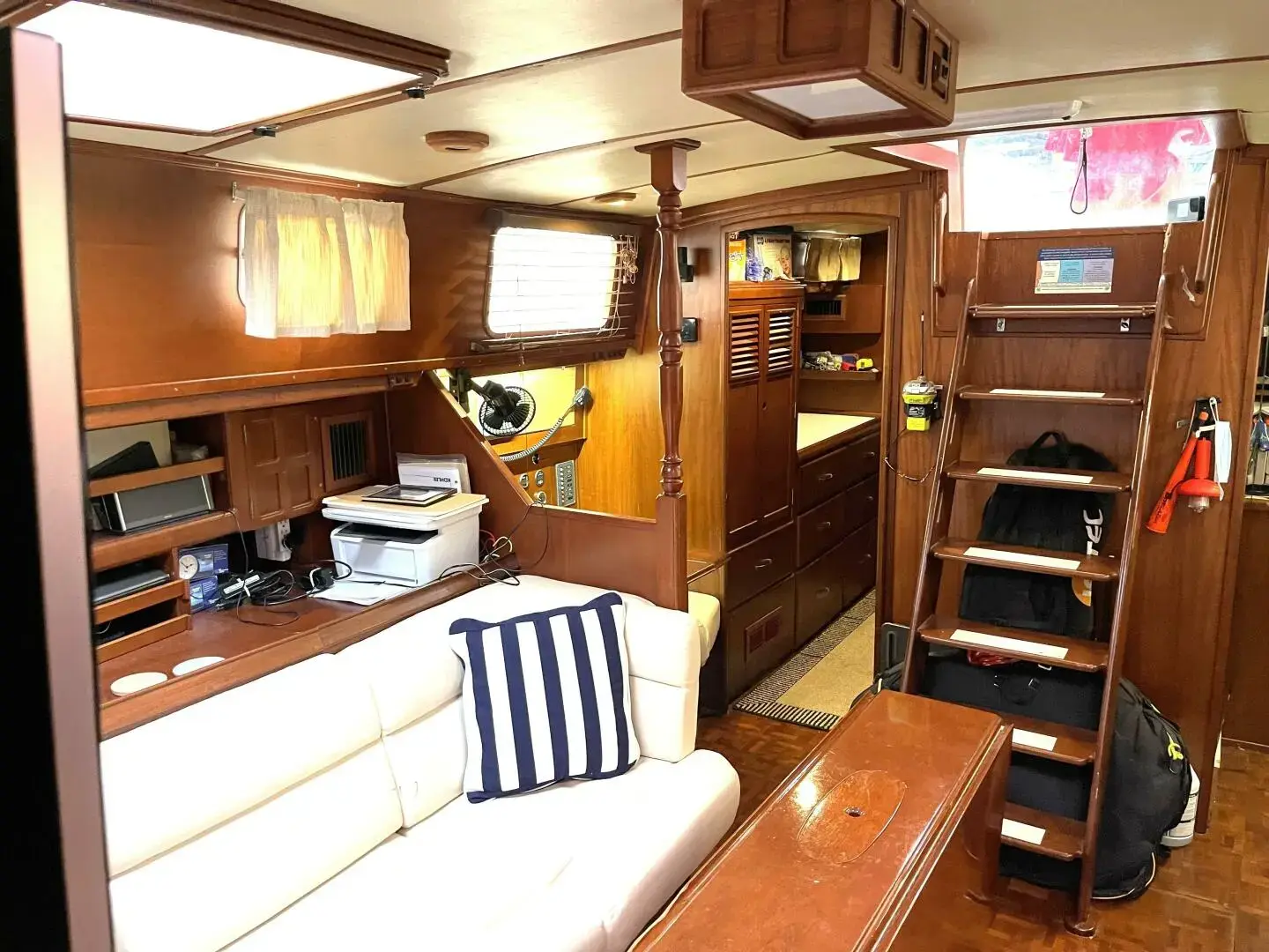 1980 Endeavour 43