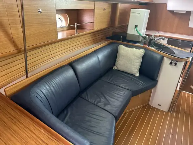 Catalina 385