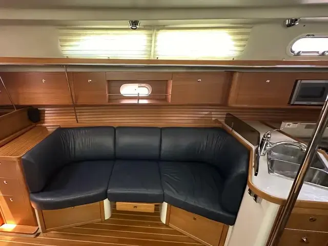 Catalina 385