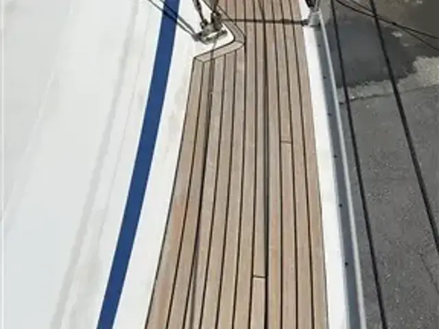 Bavaria 37