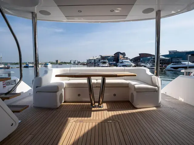 Sunseeker Manhattan 68