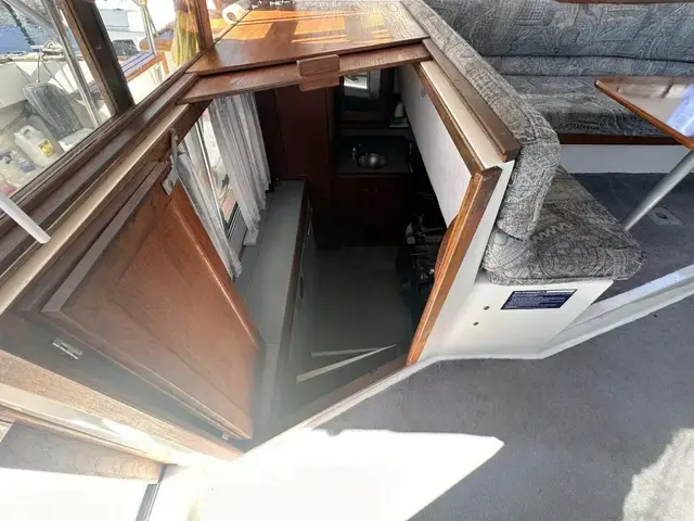 Bayliner 32