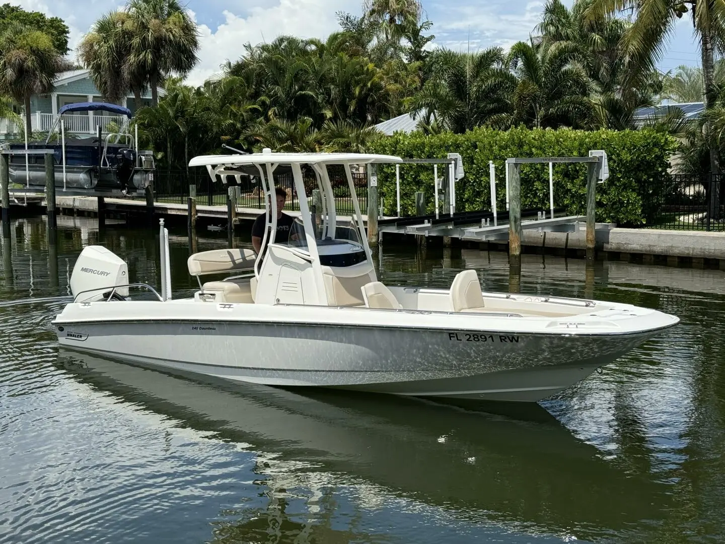 2019 Boston Whaler 240 dauntless