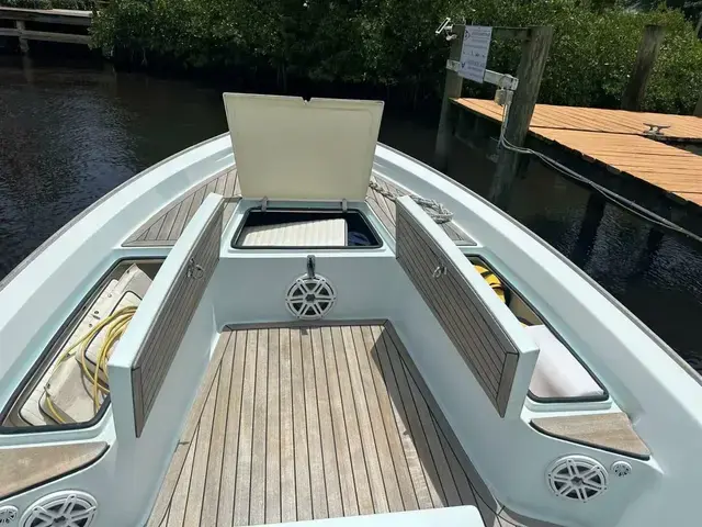 Pathfinder Boats 2400 V