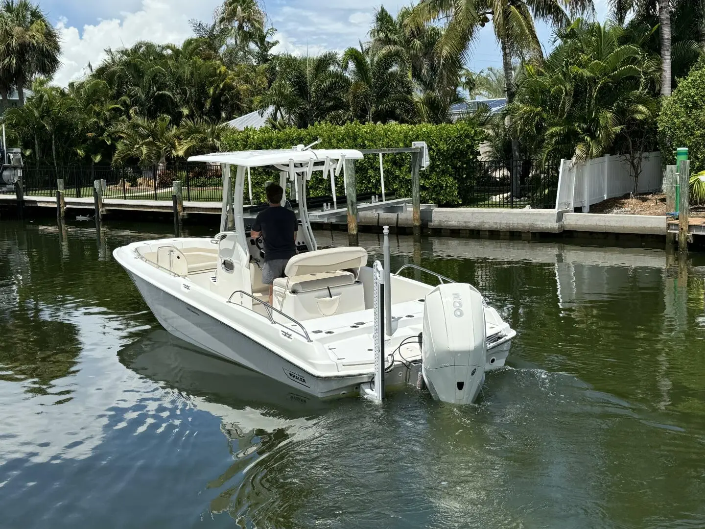 2019 Boston Whaler 240 dauntless