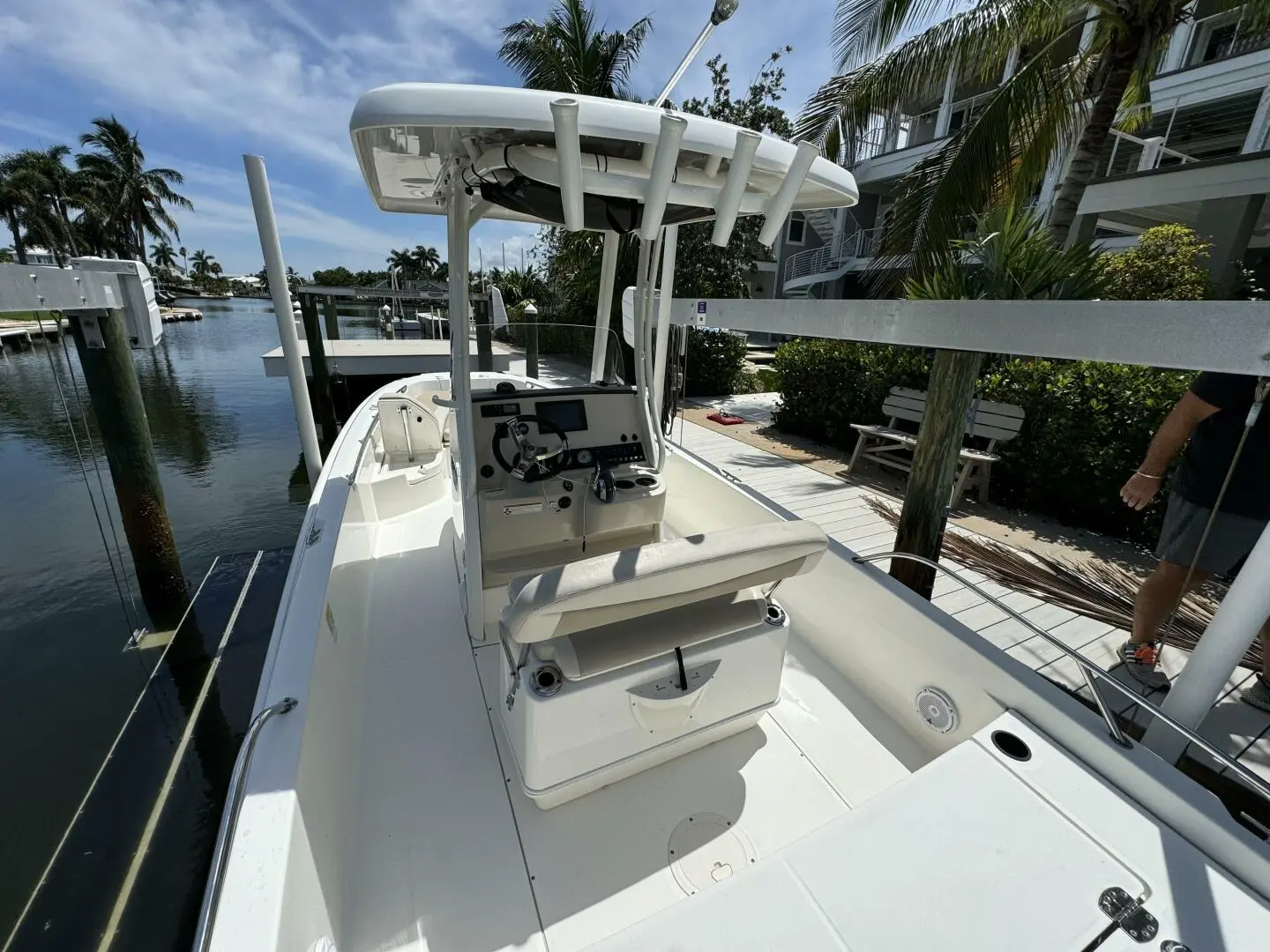 2019 Boston Whaler 240 dauntless