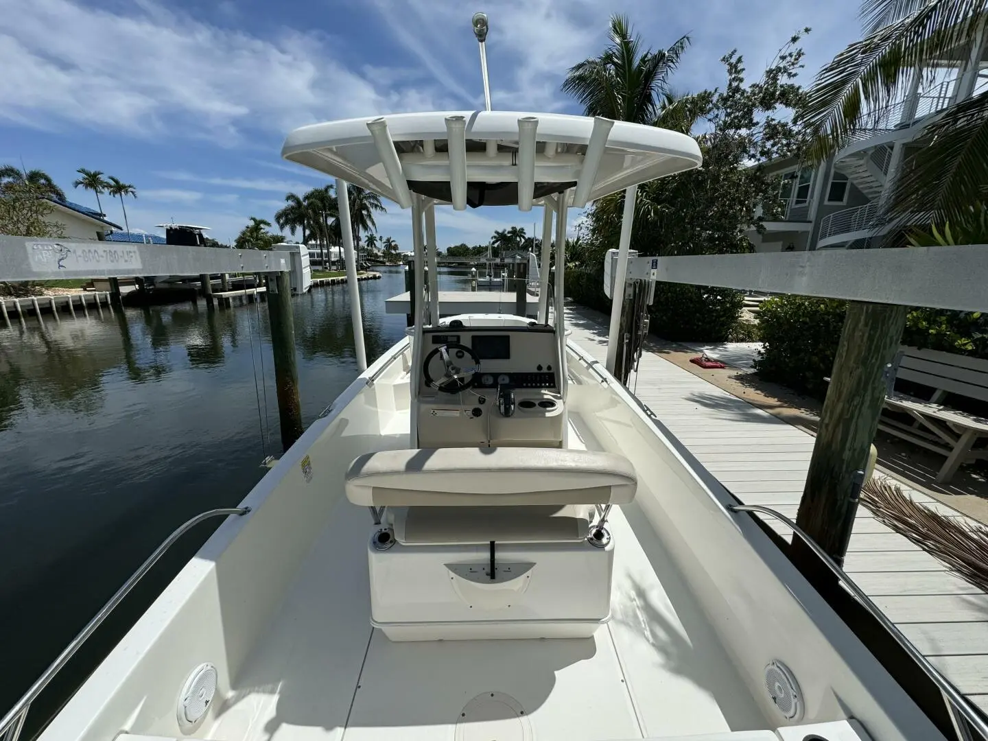 2019 Boston Whaler 240 dauntless