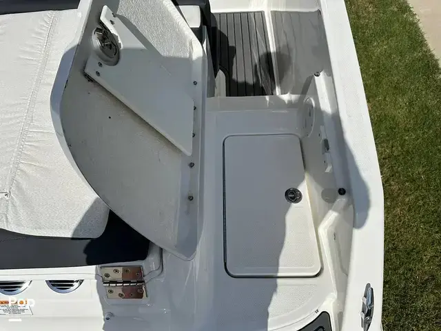 Bayliner VR5