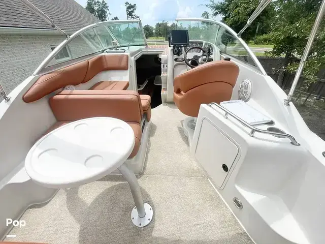 Sea Ray Sundancer 240