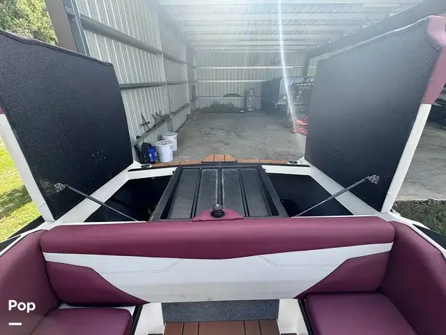 Axis Boats A22