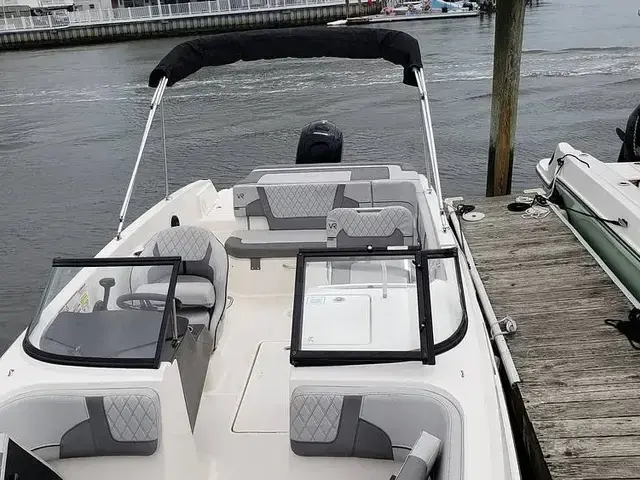 Bayliner Vr6