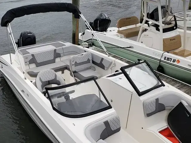 Bayliner Vr6