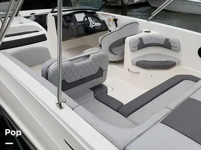 Bayliner Vr6