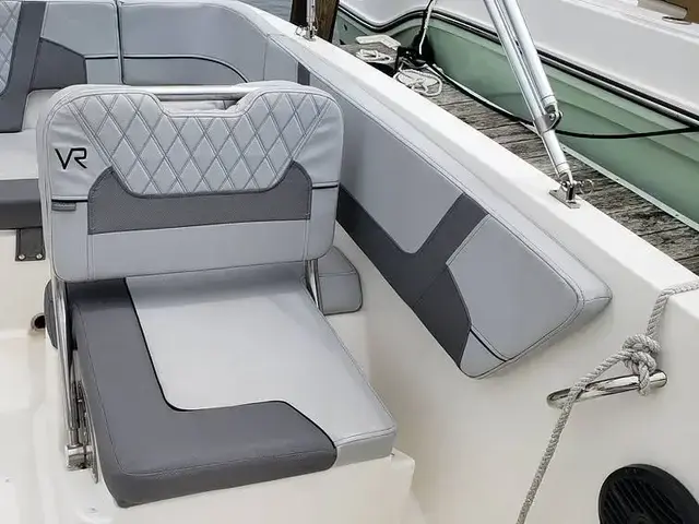 Bayliner Vr6