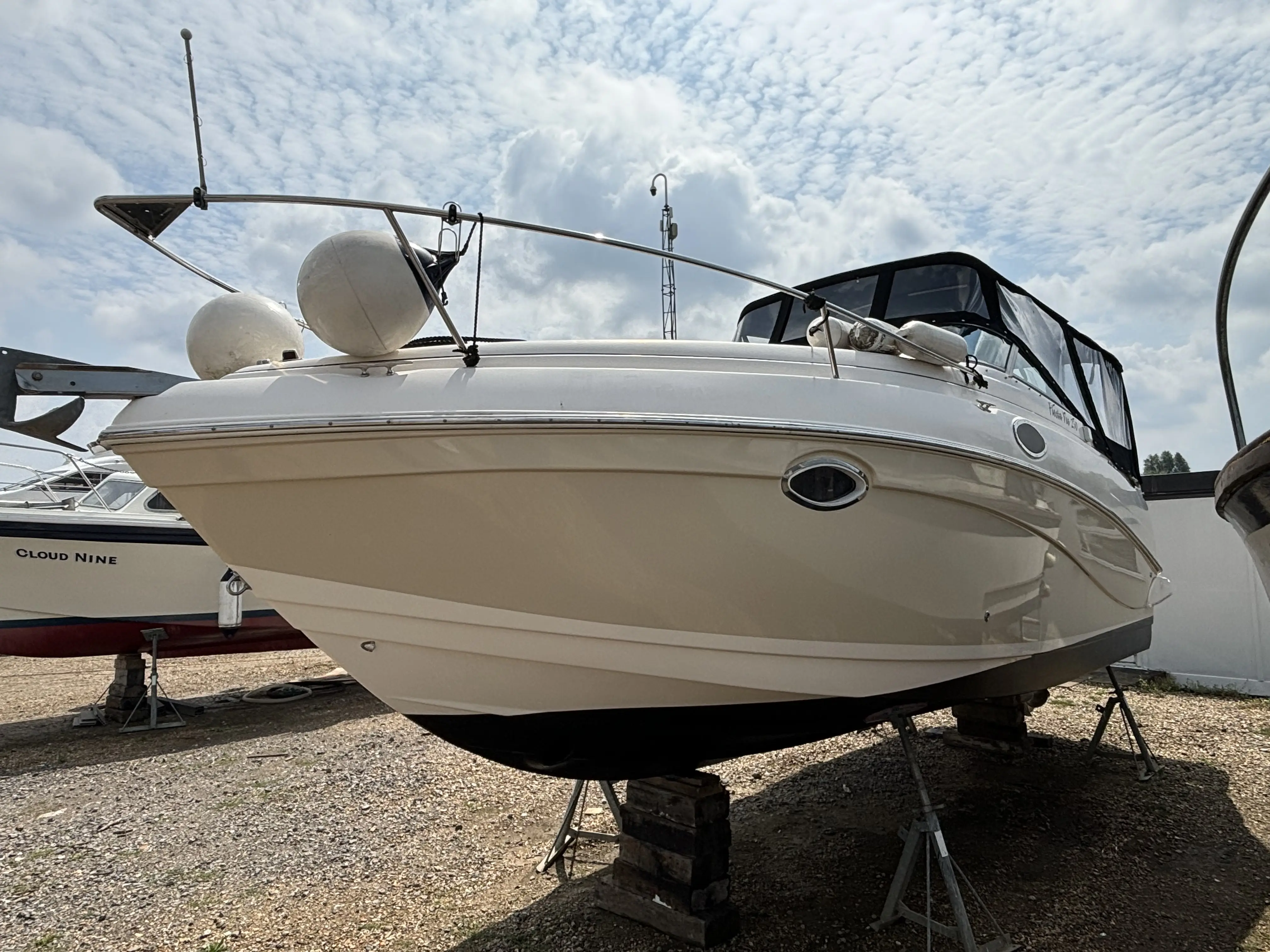 2007 Rinker 250 fiesta vee