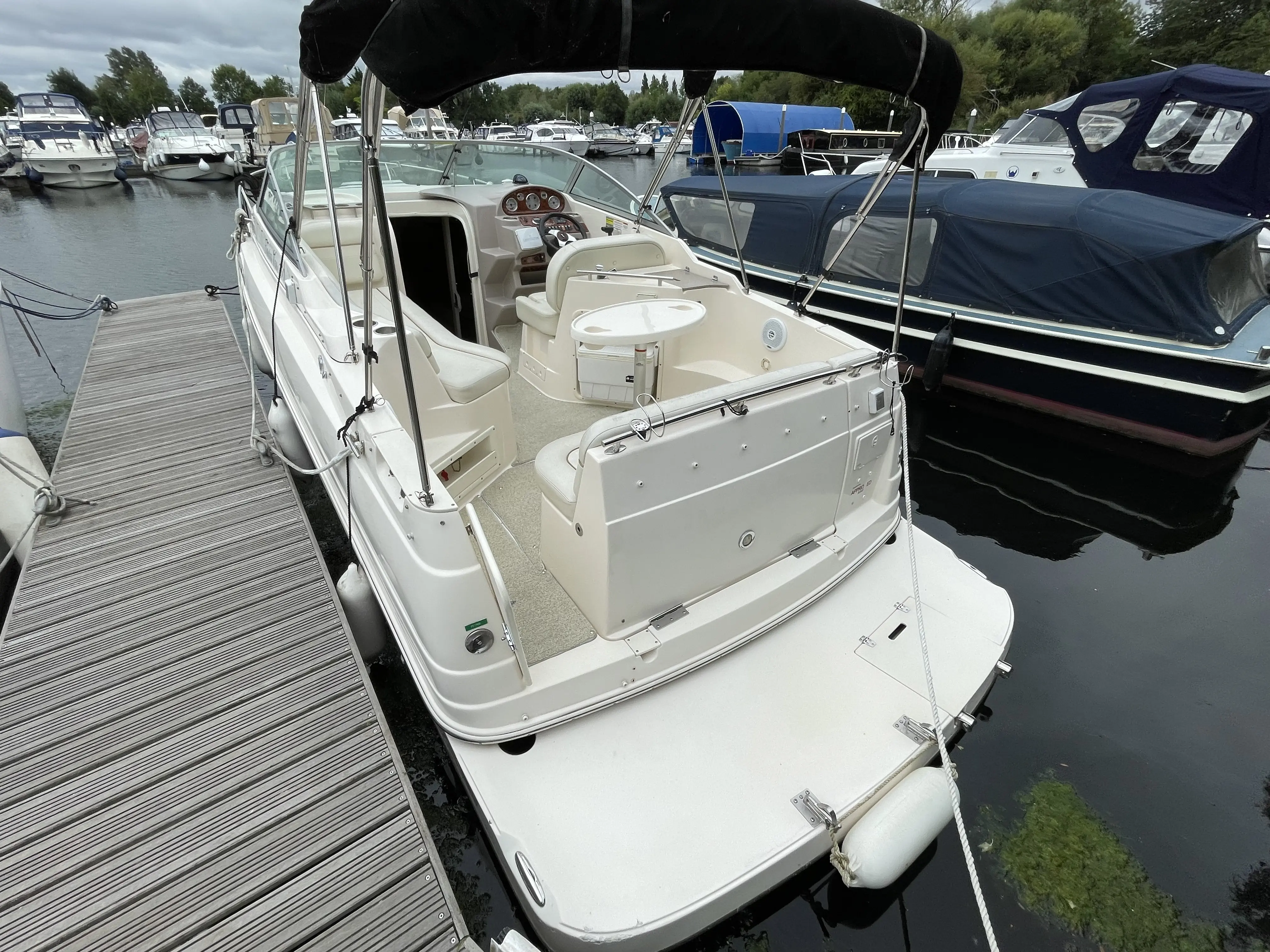 2007 Rinker 250 fiesta vee