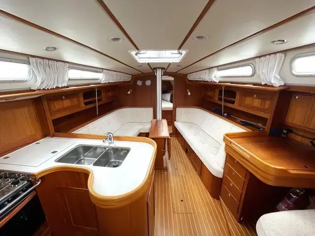 Arcona 370