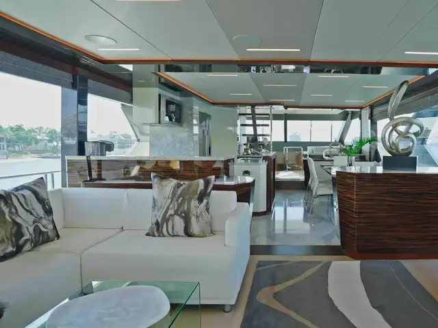 Ocean Alexander 84R Skylounge