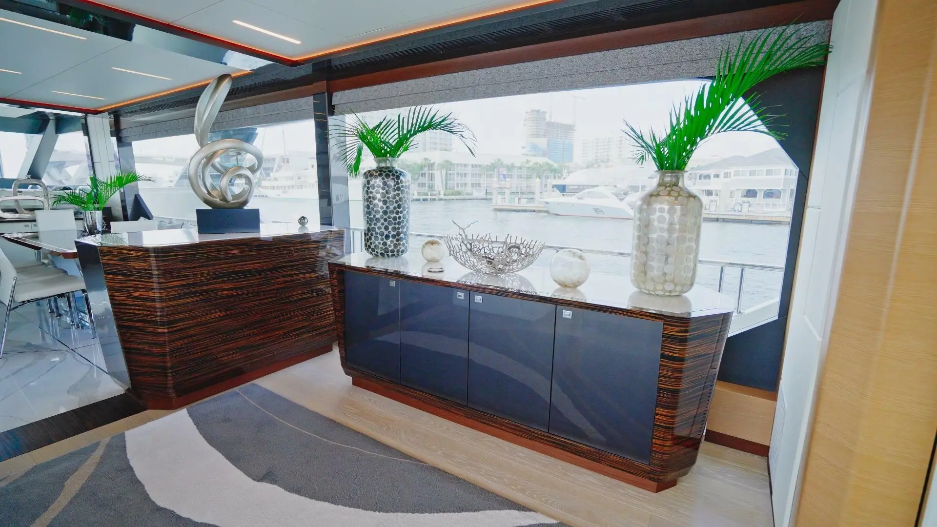 2020 Ocean 84r skylounge