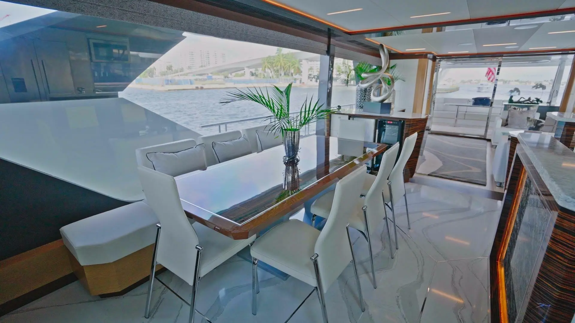 2020 Ocean 84r skylounge