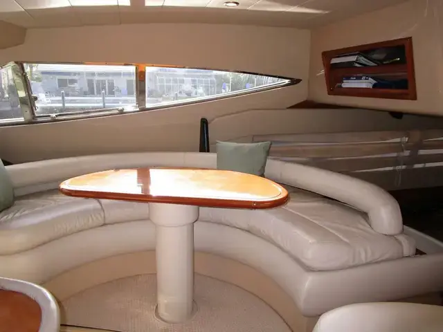 Ferretti Yachts 590