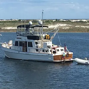 1995 Grand Banks Classic, stabilized with thruster