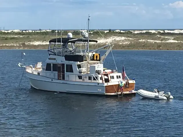 Grand Banks Classic, stabilized with thruster