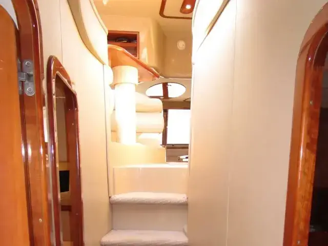 Ferretti Yachts 590