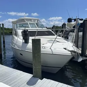 2004 Cruisers Yachts 455 Express