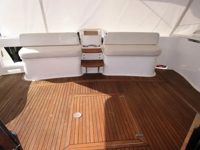 Ferretti Yachts 590