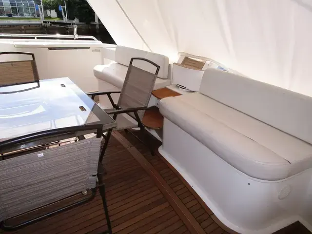 Ferretti Yachts 590