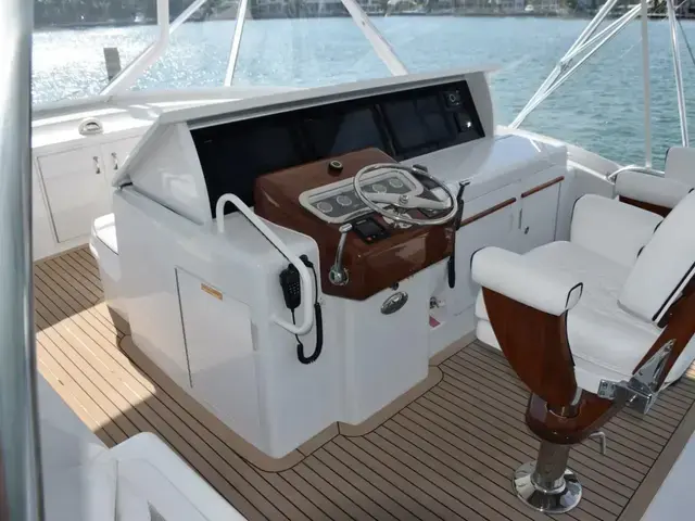 Hatteras 60 Convertible