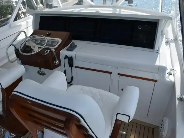 Hatteras 60 Convertible