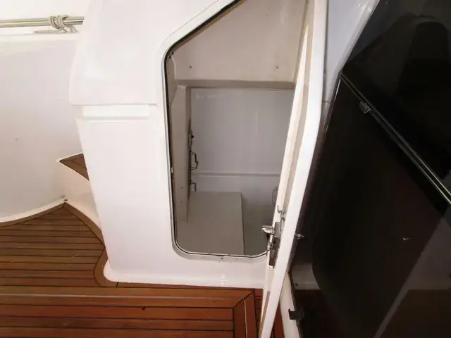 Ferretti Yachts 590