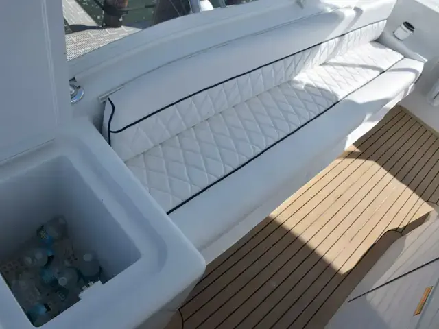 Hatteras 60 Convertible