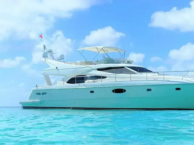 Ferretti Yachts 590