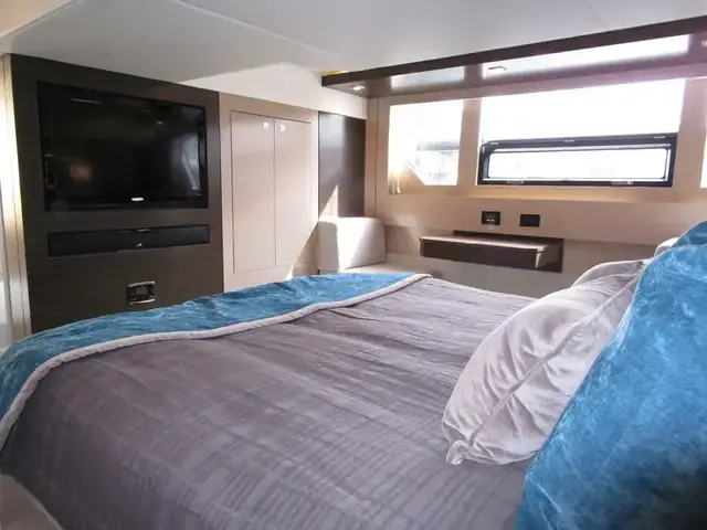 Cruisers Yachts 54 Cantius