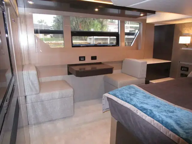 Cruisers Yachts 54 Cantius