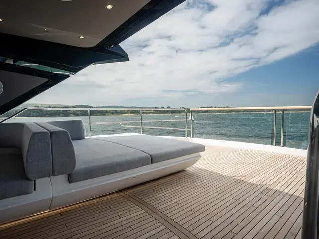 Sunseeker 88m Yacht