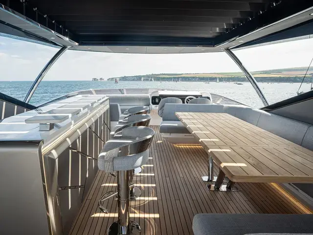 Sunseeker 88m Yacht