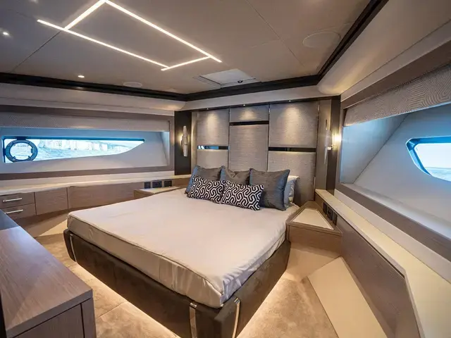 Sunseeker 88m Yacht