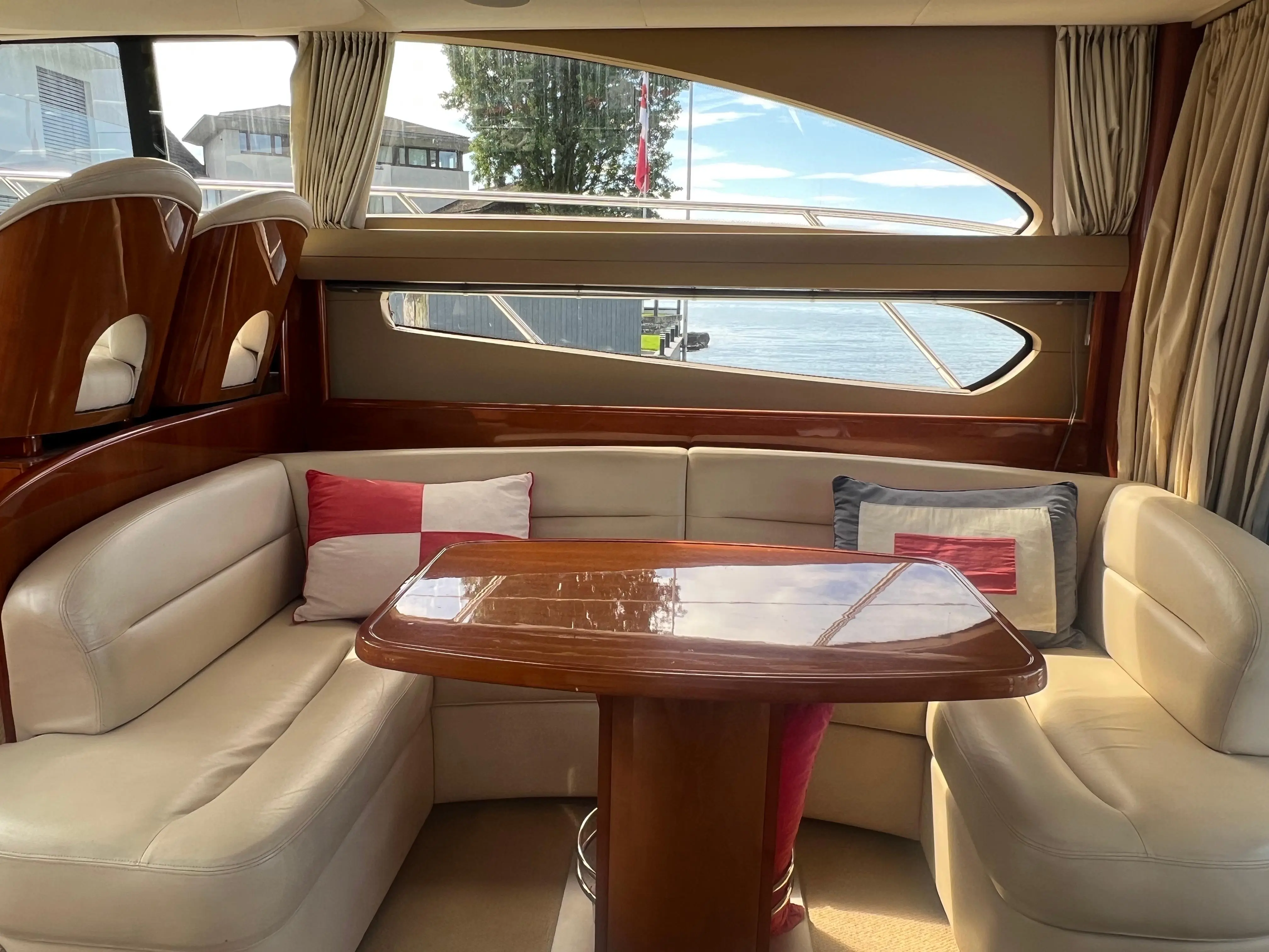 2006 Princess 42 flybridge