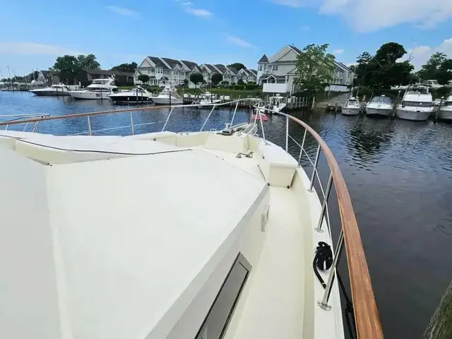 Hatteras Cockpit Motor Yacht