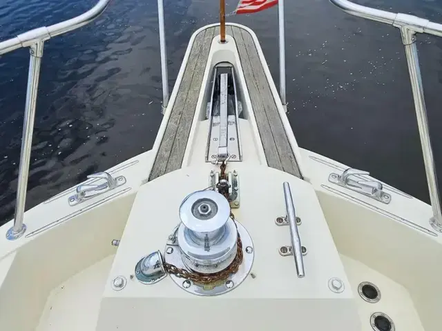 Hatteras Cockpit Motor Yacht