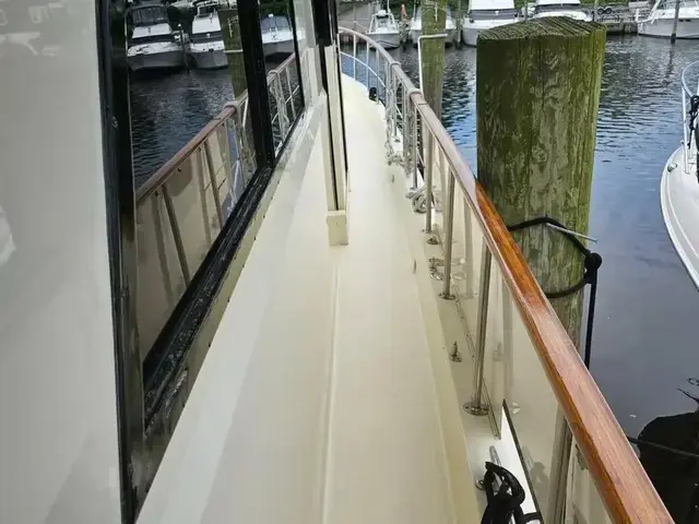 Hatteras Cockpit Motor Yacht