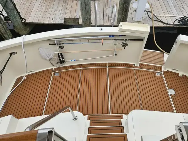 Hatteras Cockpit Motor Yacht