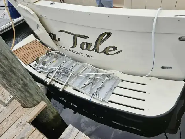 Hatteras Cockpit Motor Yacht