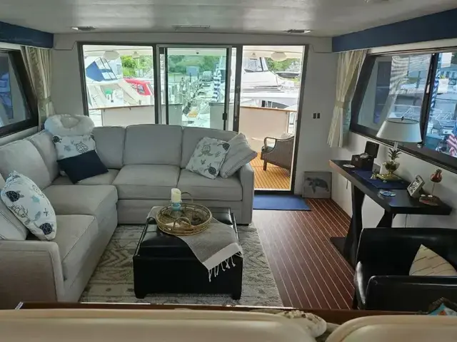 Hatteras Cockpit Motor Yacht